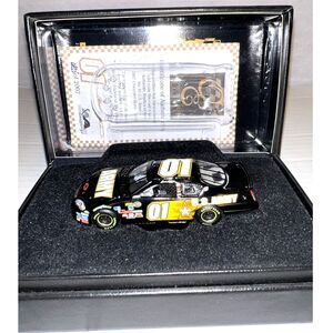 New Mark Martin #01 Army 2007. Impala SS COT Owners Elite 1 of 2,007 X017822ARMM